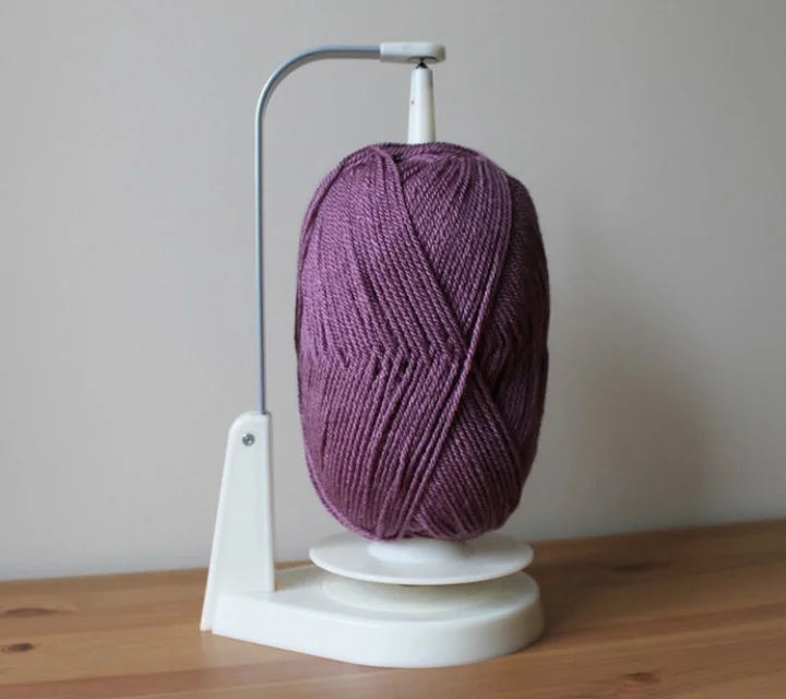 Wool Jeanie Magnetic Pendulum Yarn Knitting and Crochet Yarn Feeder Holder