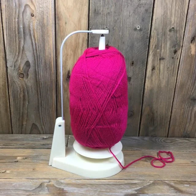 Wool Jeanie Magnetic Pendulum Yarn Knitting and Crochet Yarn Feeder Holder
