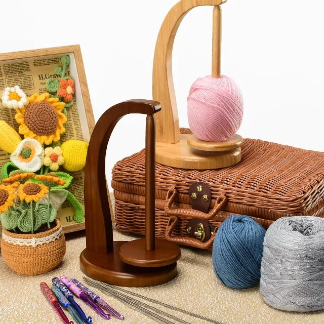 Wool Jeanie Magnetic Pendulum Yarn Knitting and Crochet Yarn Feeder Holder